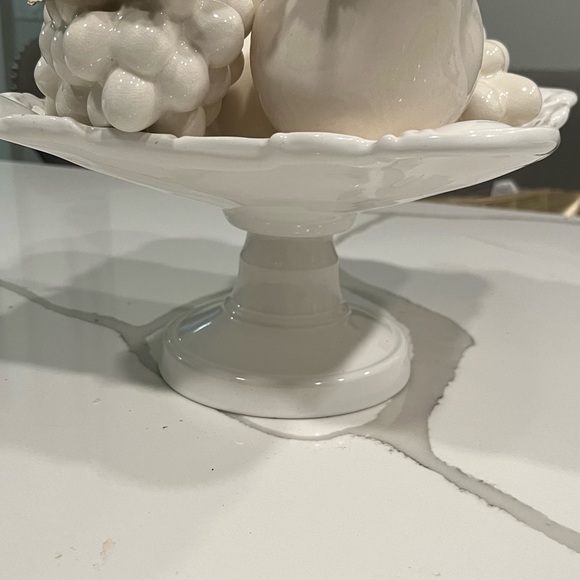 FRUIT TRAY STAND OFF WHITE WITH FRUIT - Picture 11 of 16